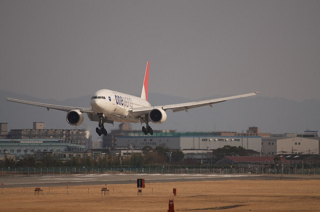 JA771J(Boeing 777-200)-1