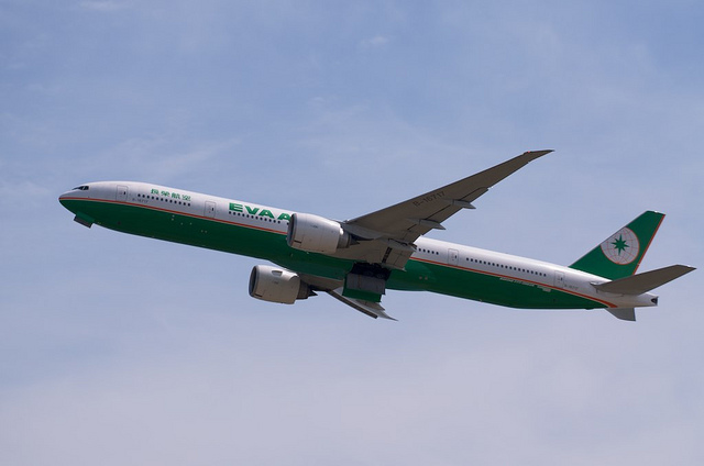 B-16717(Boeing 777-300)