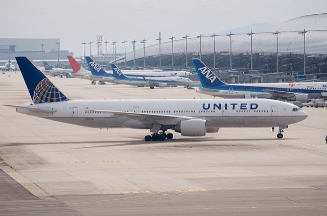 N226UA(Boeing 777-200)