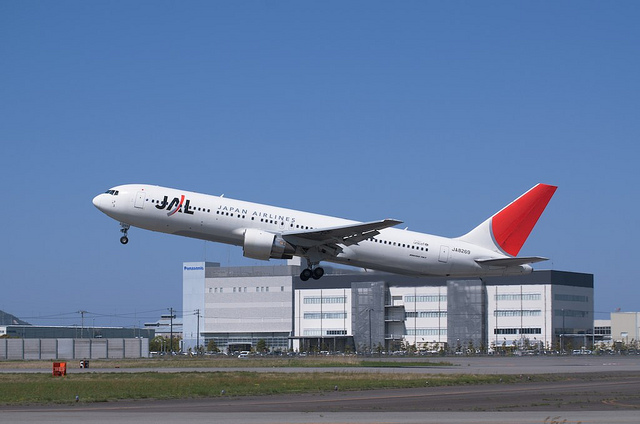 JA8269(Boeing 767-300)