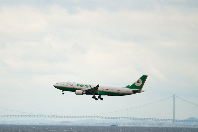 B-16303(Airbus A330-200)