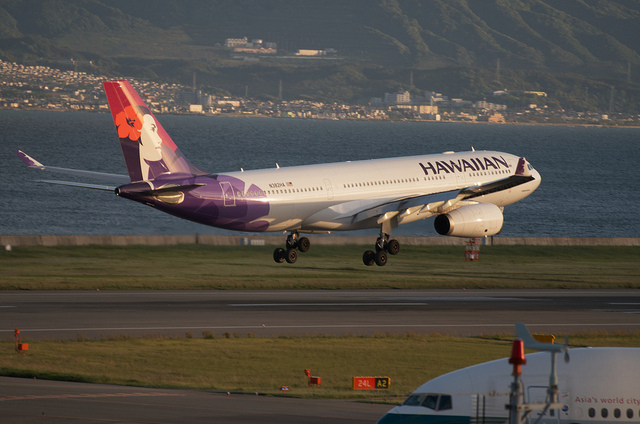 N382HA(Airbus A330-200)