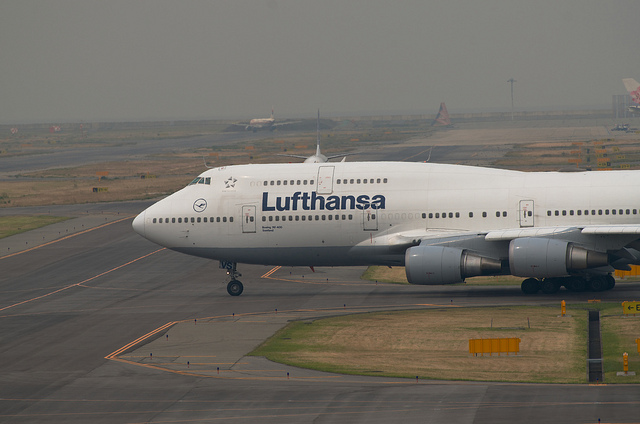 Lufthansa D-ABVS(Boeing 747-400)