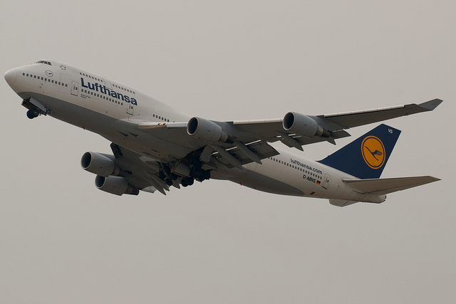 Lufthansa D-ABVS(Boeing 747-400)