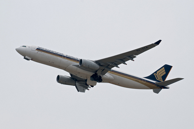 Singapore Airlines 9V-STA(Airbus A330-300)
