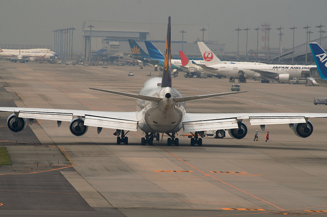 Lufthansa D-ABVS(Boeing 747-400)