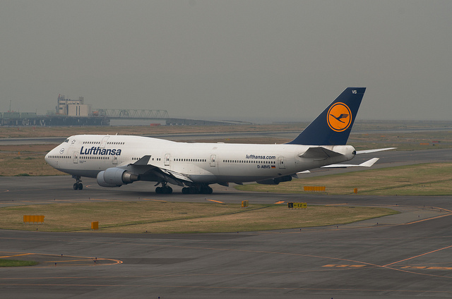 Lufthansa D-ABVS(Boeing 747-400)