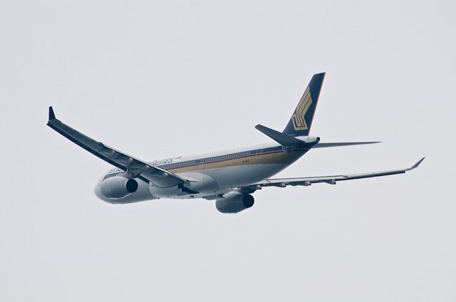 Singapore Airlines 9V-STA(Airbus A330-300)