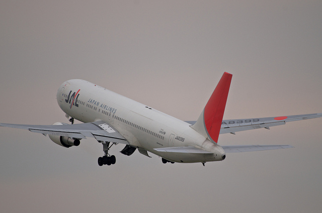 Japan Airlines JA8399(Boeing 767-300)