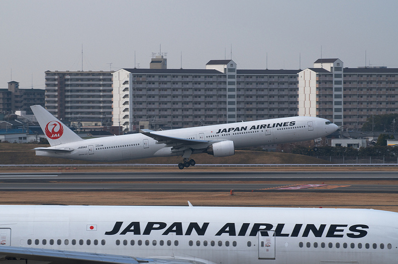 JapanAirlines JA8942(Boeing 777-300)