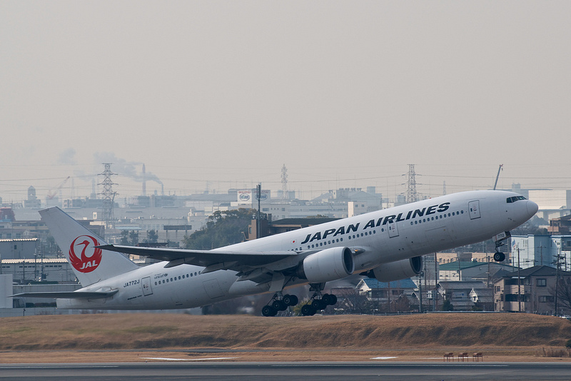 Japan Airlines JA772J(Boeing 777-200)