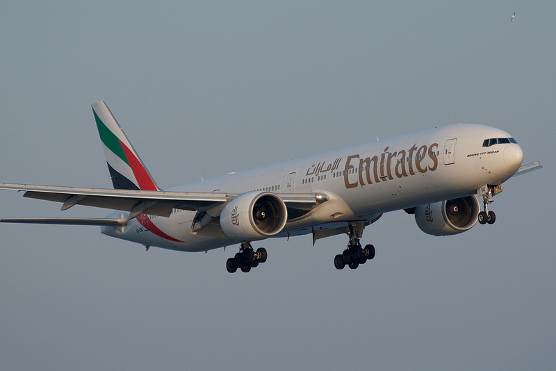 Emirates A6-EBQ(Boeing 777-300)