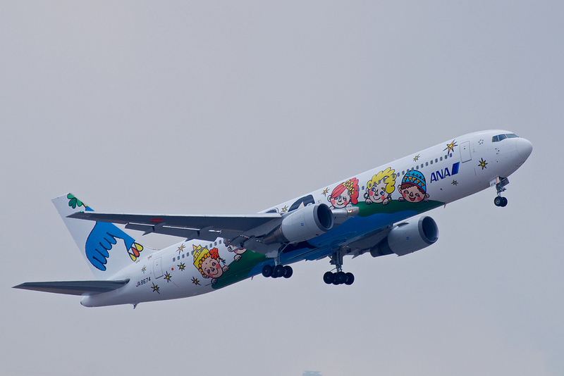 All Nippon Airways JA8674(Boeing 767-300)