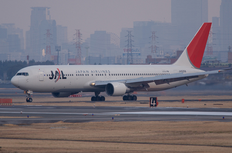 Japan Airlines JA8268(Boeing 767-300)