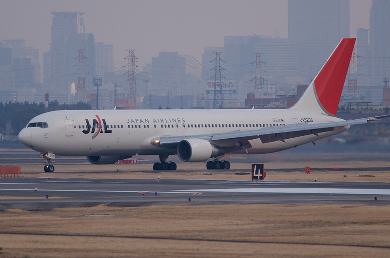 Japan Airlines JA8268(Boeing 767-300)