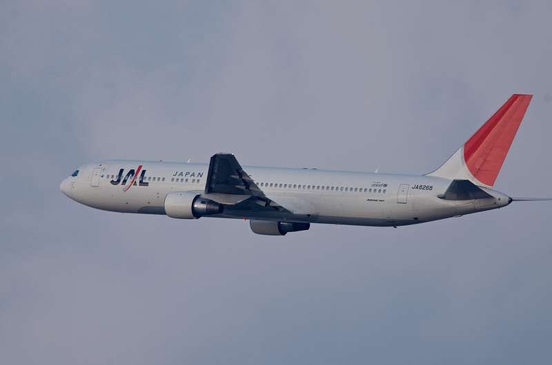 Japan Airlines JA8268(Boeing 767-300)