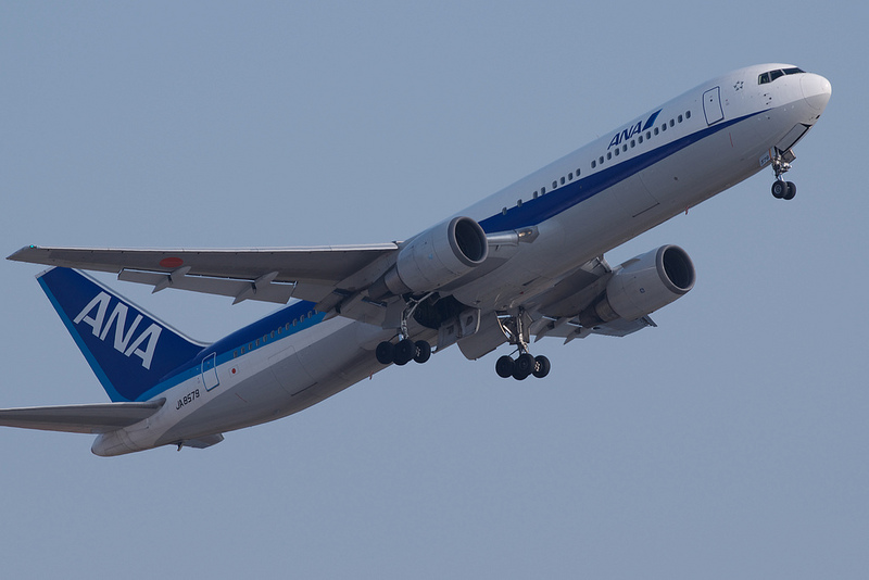 All Nippon Airways JA8579(Boeing 767-300)