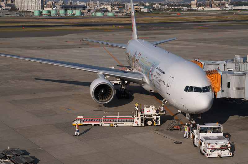 Japan Airlines JA8985(Boeing 777-246)