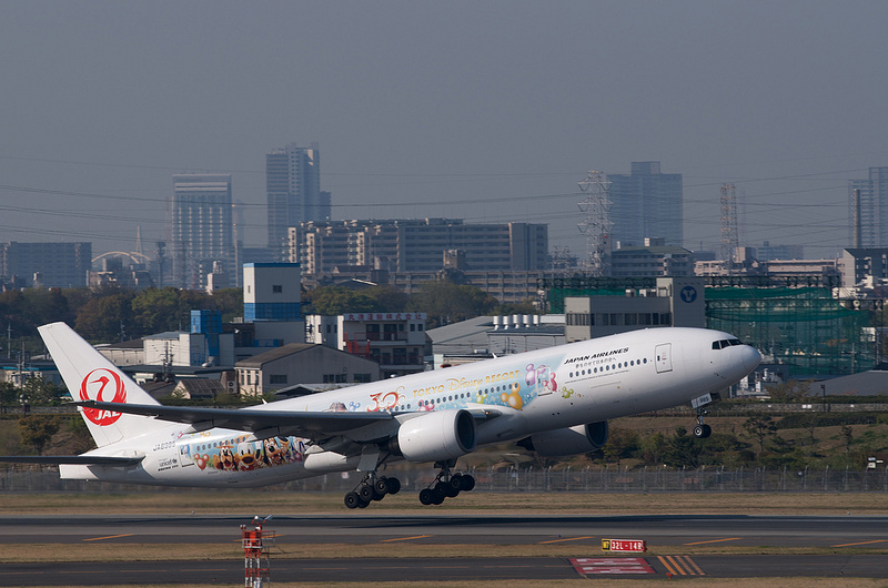 Japan Airlines JA8985(Boeing 777-246)