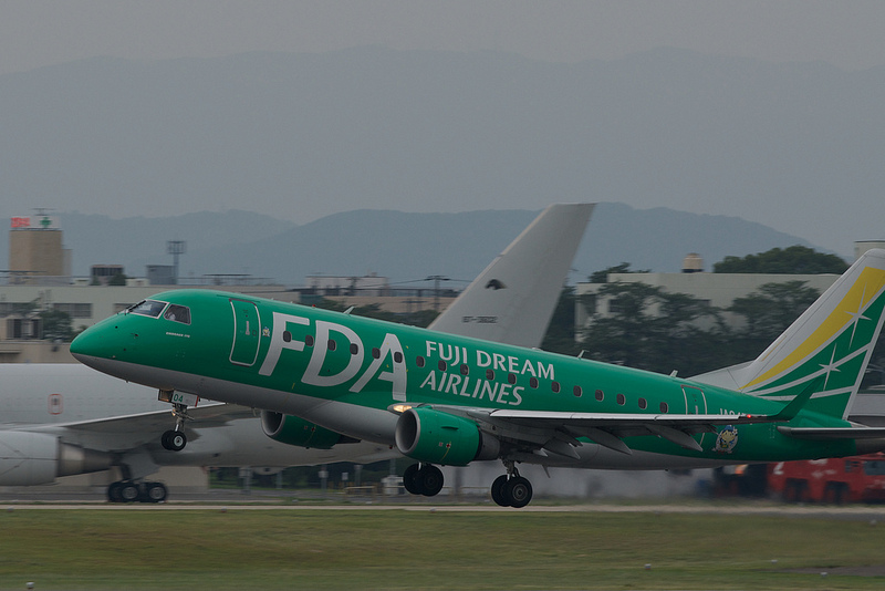 Fuji Dream Airlines JA04FJ(Embraer ERJ-170-100 SU ERJ-170SU)