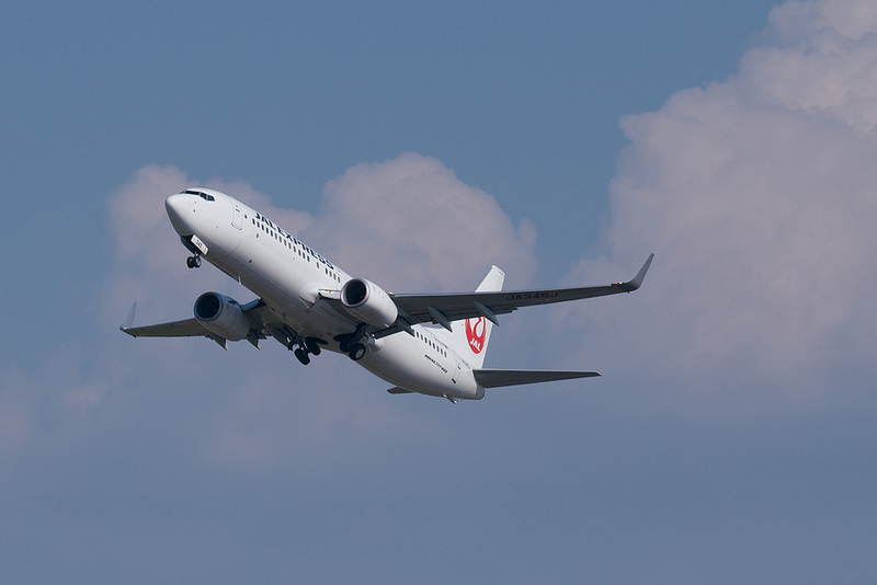 Japan Airlines JA345J(Boeing 737-846)