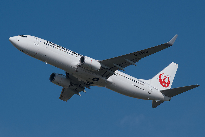 Japan Airlines JA345J(Boeing 737-846)