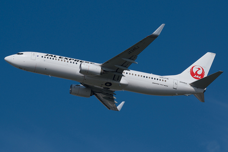 Japan Airlines JA345J(Boeing 737-846)