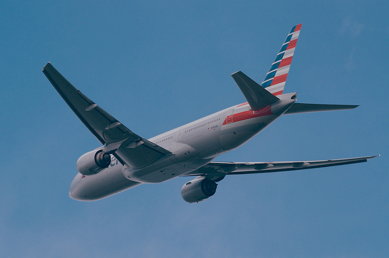 American Airlines N782AN(Boeing 777-223/ER)