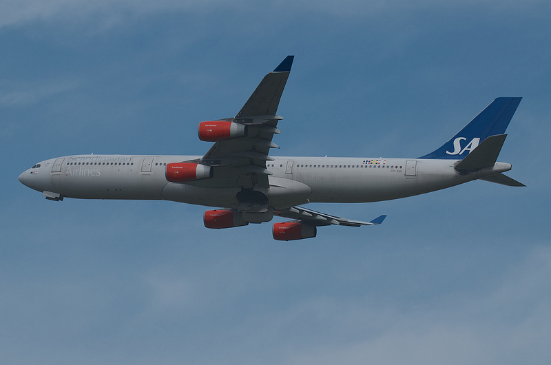 Scandinavian Airlines System OY-KBI(Airbus A340-313X)