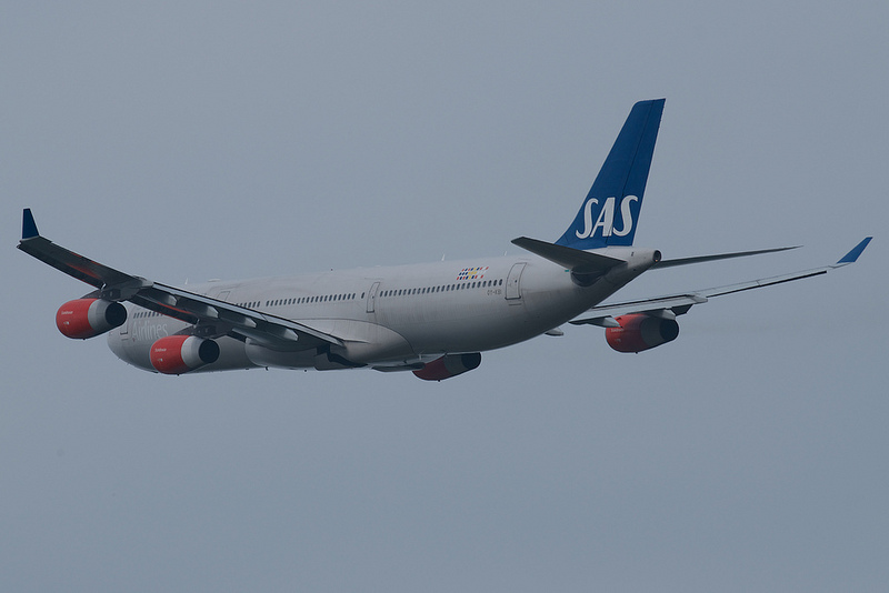 Scandinavian Airlines System OY-KBI(Airbus A340-313X)