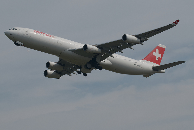 Swiss International Air Lines HB-JMM(Airbus A340-313)