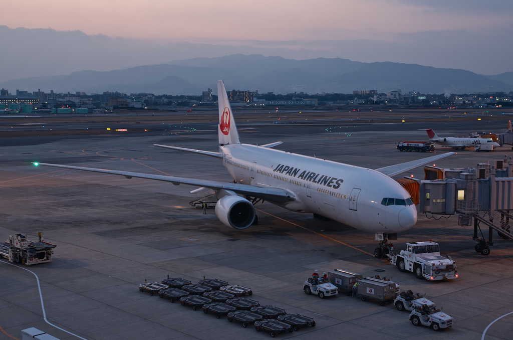 Japan Airlines JA8982(Boeing 777-246)