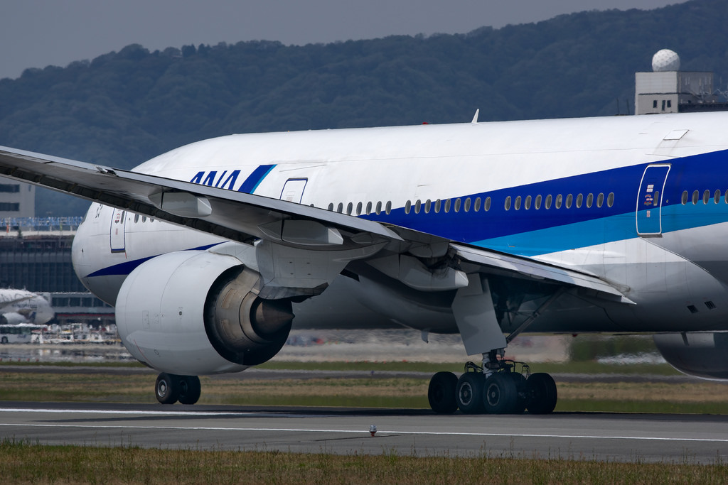All Nippon Airways JA705A(Boeing 777-281)