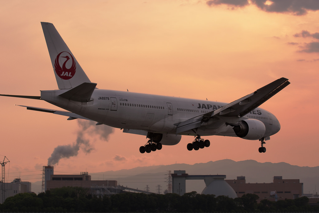 Japan Airlines JA8978(Boeing 777-200)