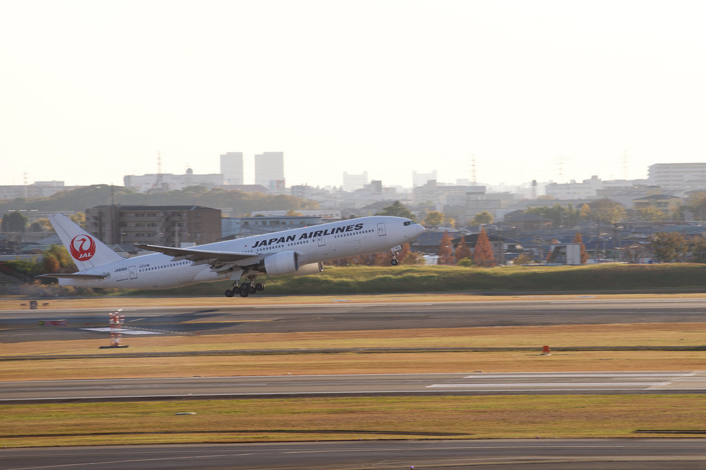 Japan Airlines JA8985(Boeing 777-246)